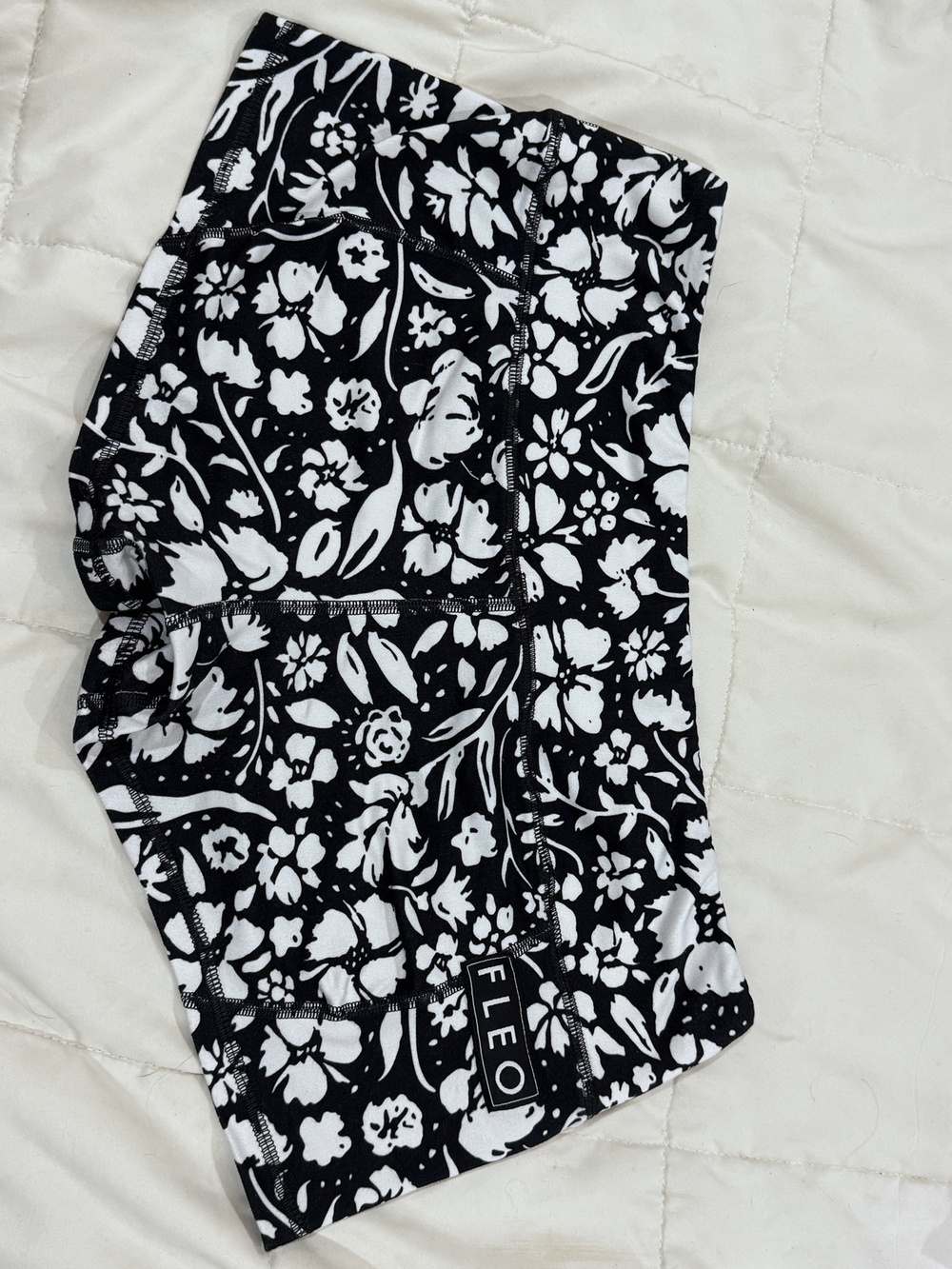 FLEO LRC Black White Floral XL